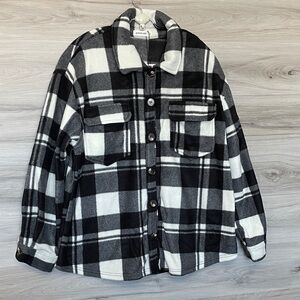 NWT- Women's Active USA Cozy Fleece Check Print Shacket, Black (Off White/Black)